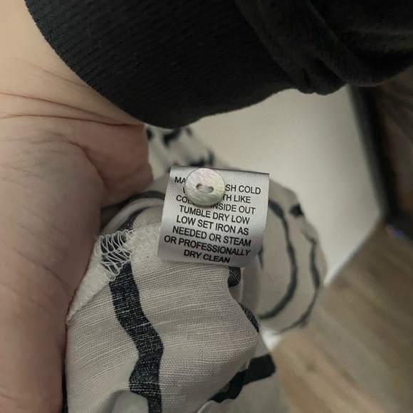 Hester & Orchard Blue and White Button Down Linen Blend Top - Picture 6 of 8